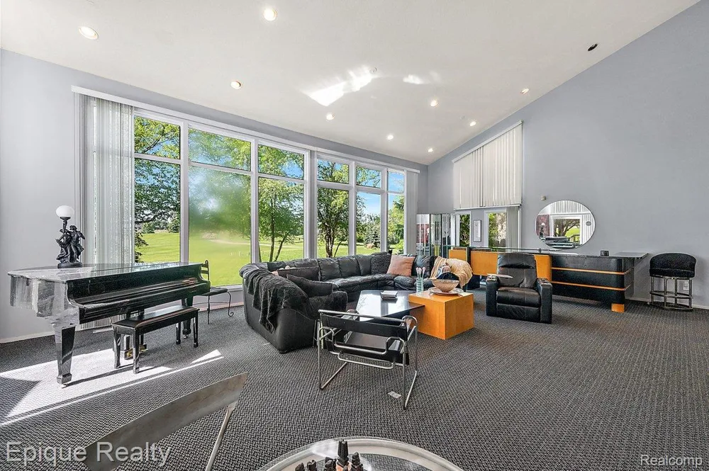 1848 Golf Ridge Drive S Bloomfield Hills City, MI 48302