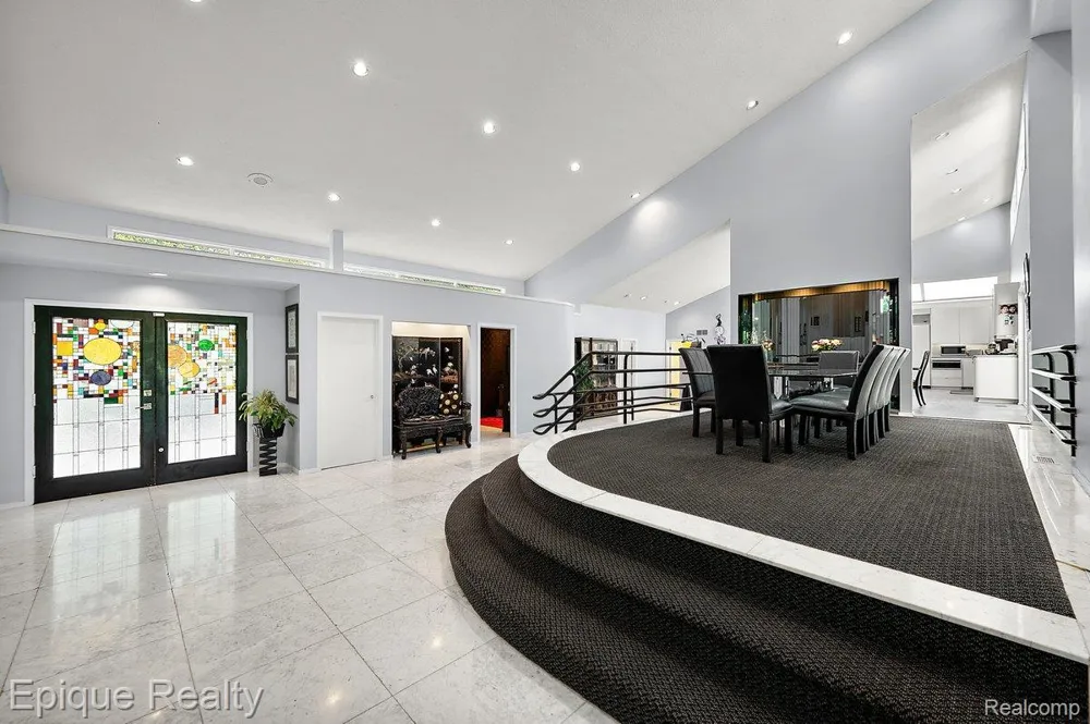 1848 Golf Ridge Drive S Bloomfield Hills City, MI 48302