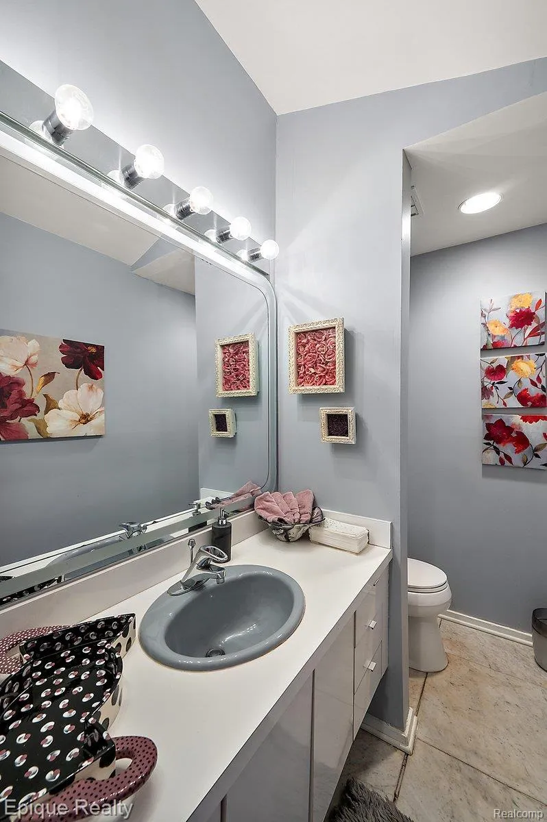 1848 Golf Ridge Drive S Bloomfield Hills City, MI 48302