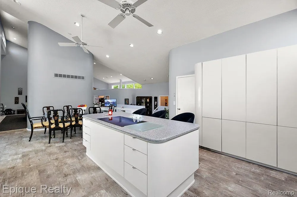 1848 Golf Ridge Drive S Bloomfield Hills City, MI 48302