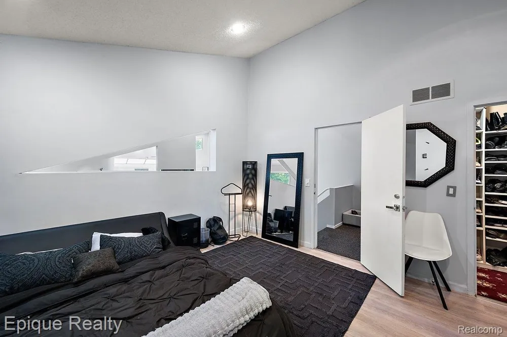 1848 Golf Ridge Drive S Bloomfield Hills City, MI 48302