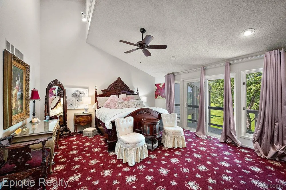 1848 Golf Ridge Drive S Bloomfield Hills City, MI 48302