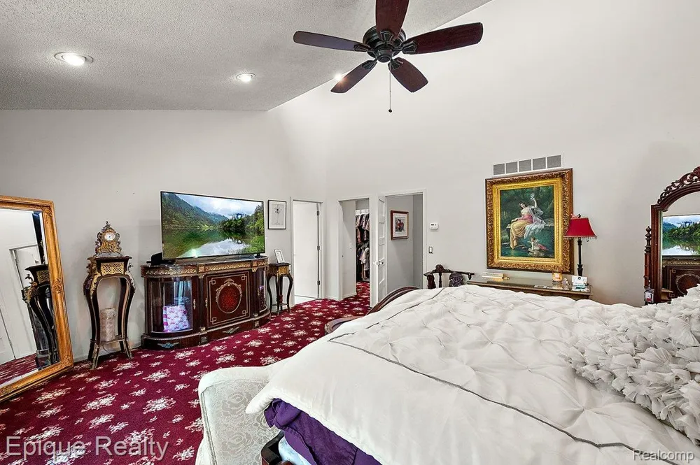 1848 Golf Ridge Drive S Bloomfield Hills City, MI 48302