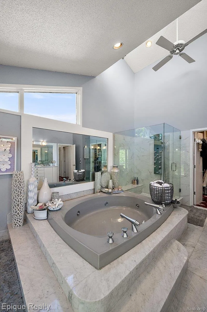 1848 Golf Ridge Drive S Bloomfield Hills City, MI 48302
