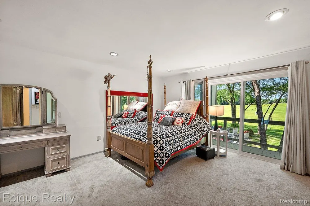 1848 Golf Ridge Drive S Bloomfield Hills City, MI 48302