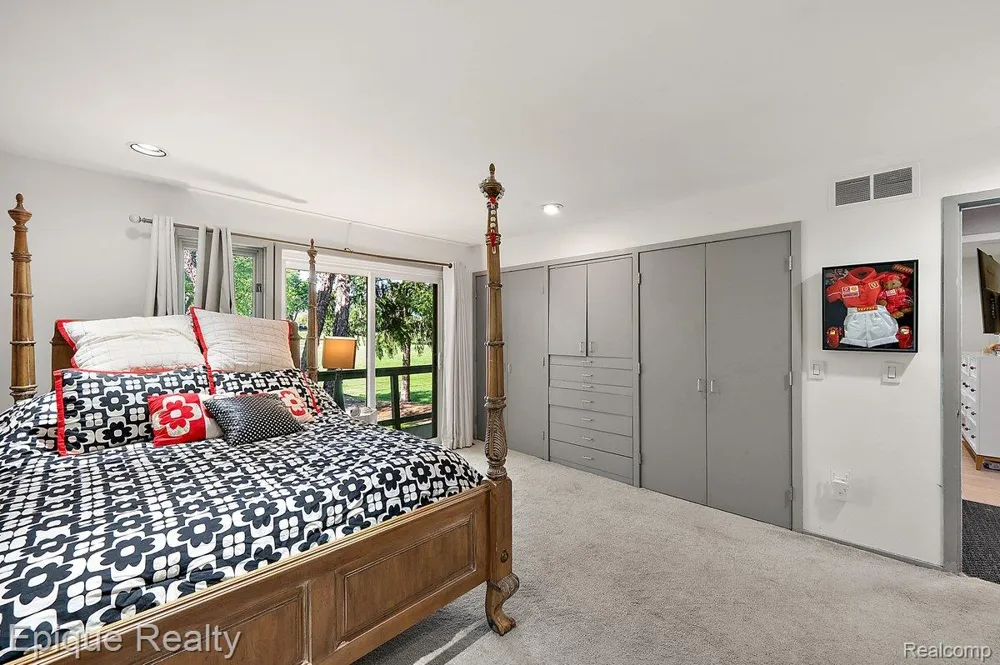 1848 Golf Ridge Drive S Bloomfield Hills City, MI 48302