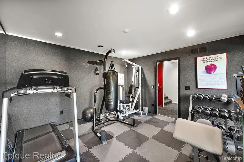 1848 Golf Ridge Drive S Bloomfield Hills City, MI 48302