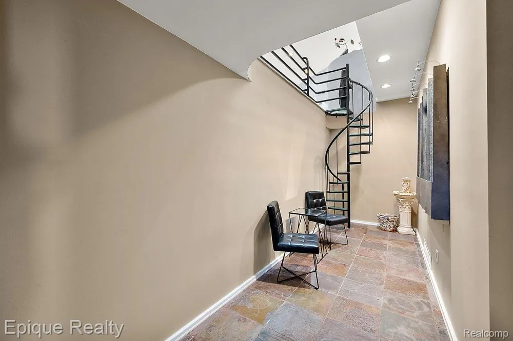 1848 Golf Ridge Drive S Bloomfield Hills City, MI 48302