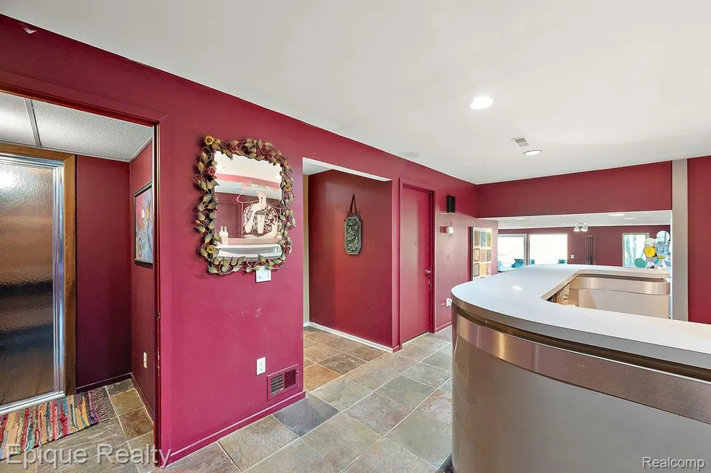 1848 Golf Ridge Drive S Bloomfield Hills City, MI 48302