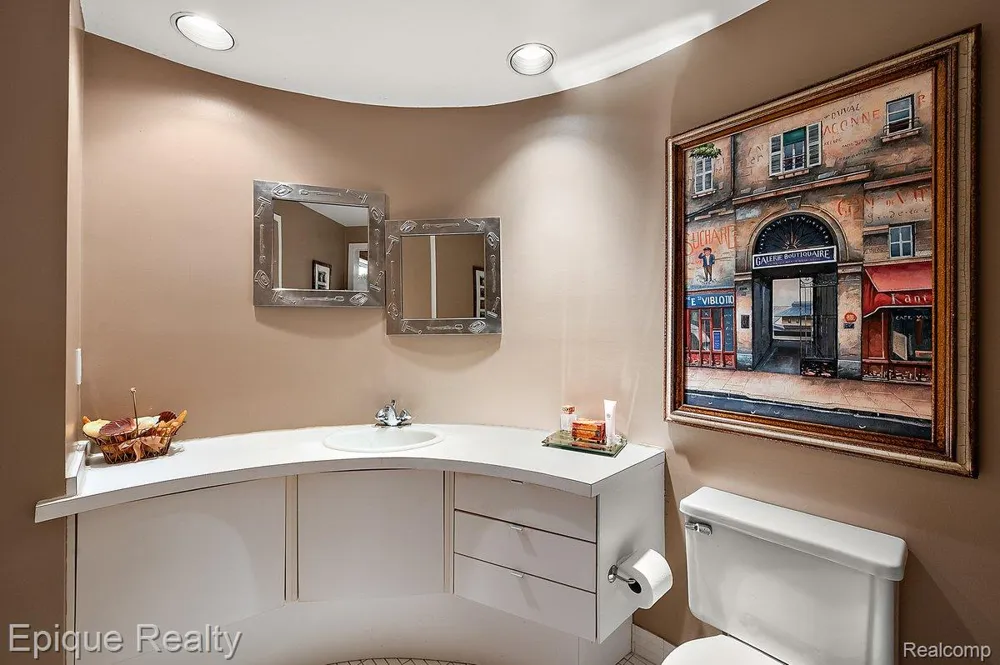 1848 Golf Ridge Drive S Bloomfield Hills City, MI 48302