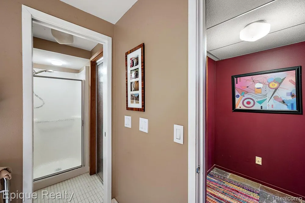 1848 Golf Ridge Drive S Bloomfield Hills City, MI 48302