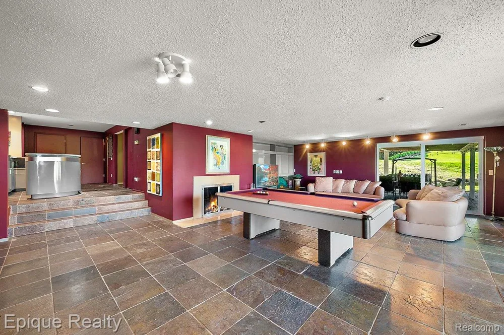 1848 Golf Ridge Drive S Bloomfield Hills City, MI 48302