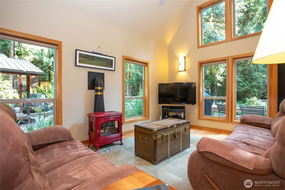 7073 Rainier Way Glacier, WA 98244