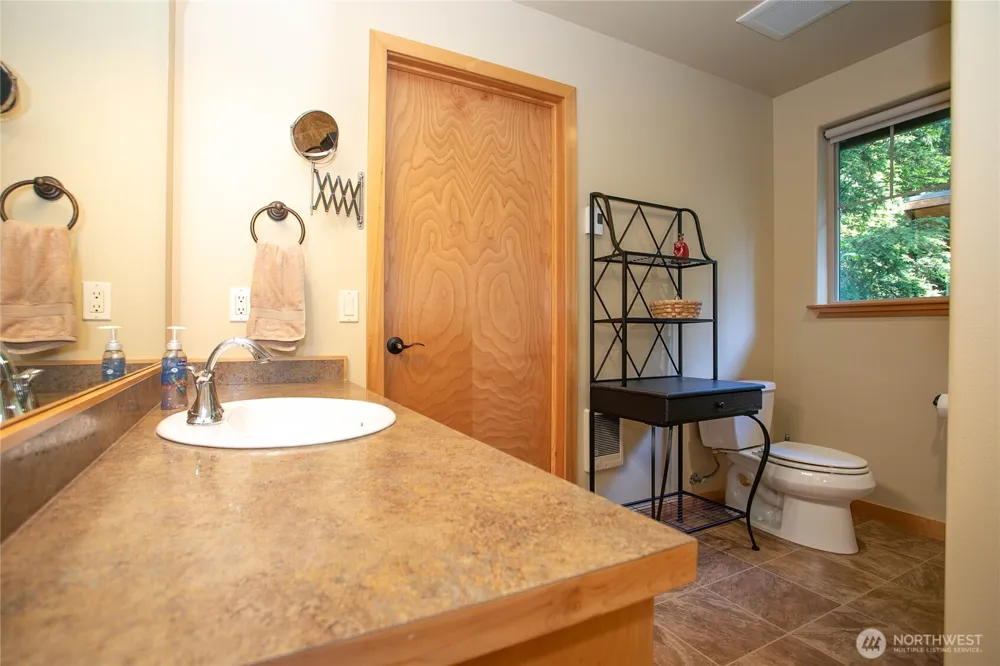 7073 Rainier Way Glacier, WA 98244