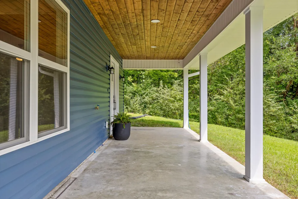 2323 Lyons Lane Soddy Daisy, TN 37379