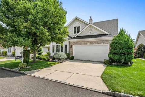 8 Sherwood Drive