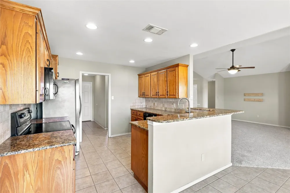 101 Cheyenne Trail Trenton, TX 75490