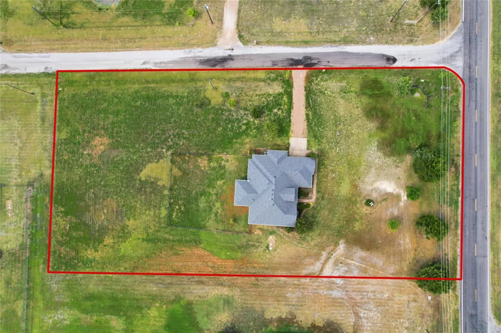 101 Cheyenne Trail Trenton, TX 75490