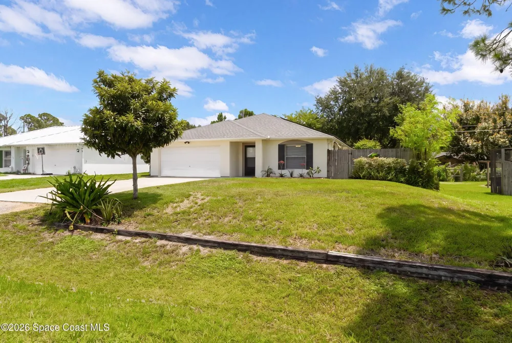 8216 100th Court Vero Beach, FL 32967
