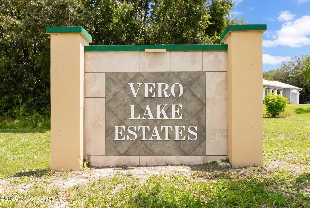 8216 100th Court Vero Beach, FL 32967