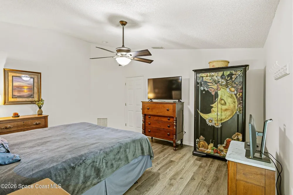 8216 100th Court Vero Beach, FL 32967