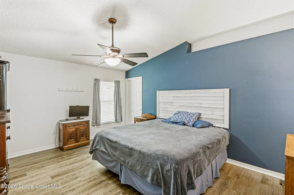 8216 100th Court Vero Beach, FL 32967