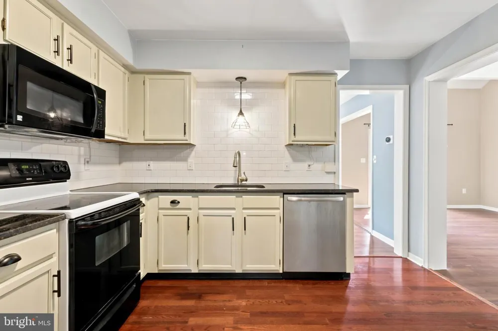 3 WINFIELD COURT Easton, PA 18045