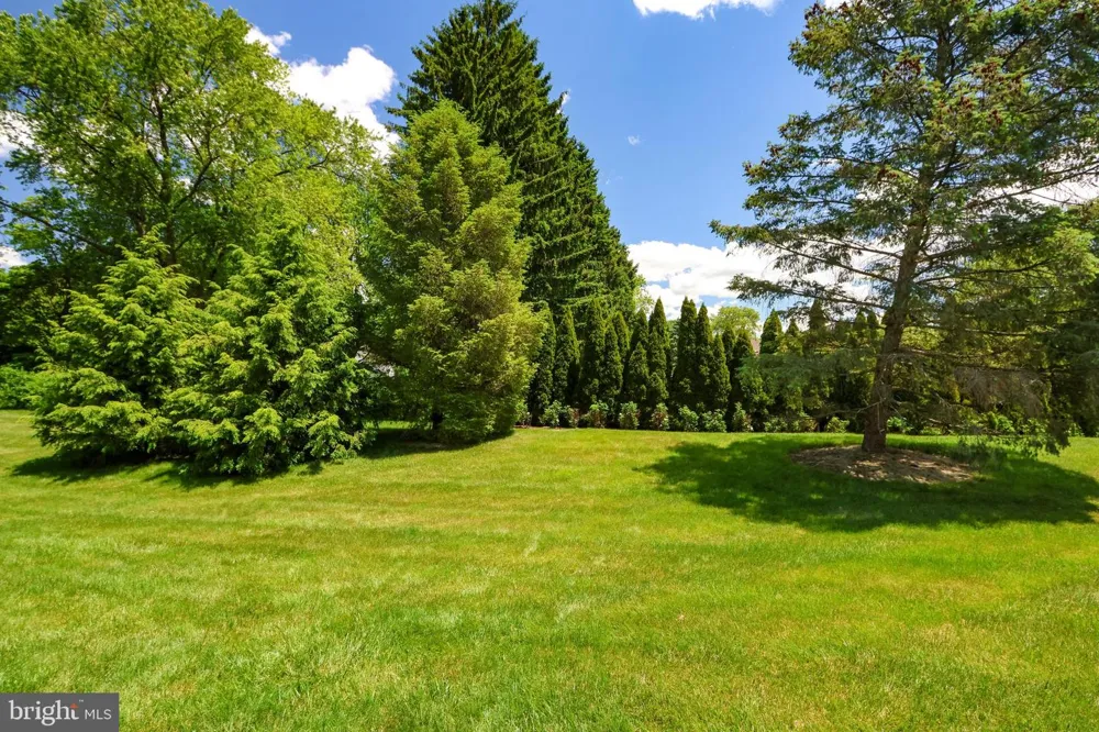 3 WINFIELD COURT Easton, PA 18045