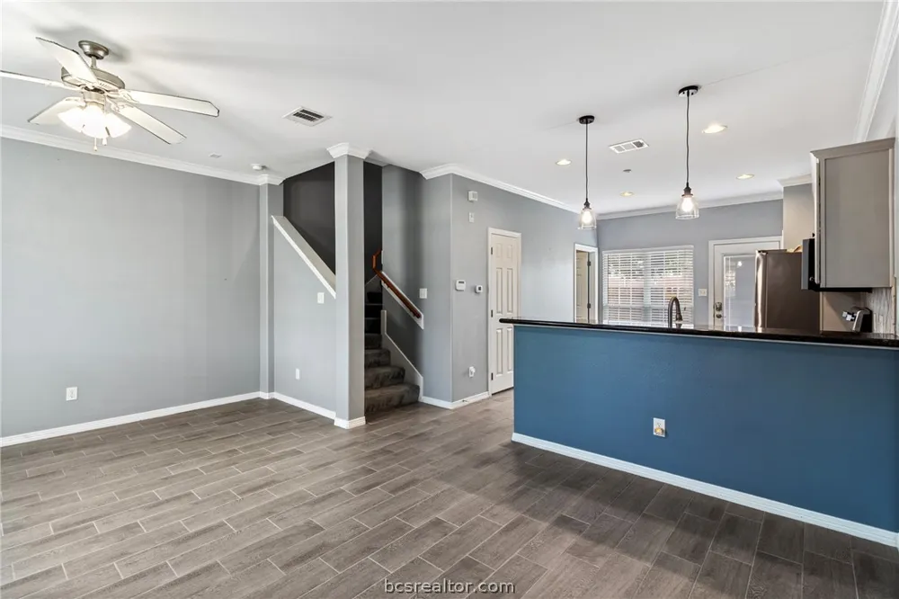 305 Holleman Drive E #301 College Station, TX 77840