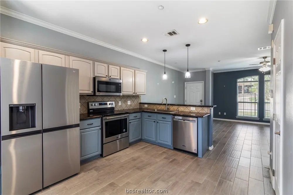 305 Holleman Drive E #301 College Station, TX 77840