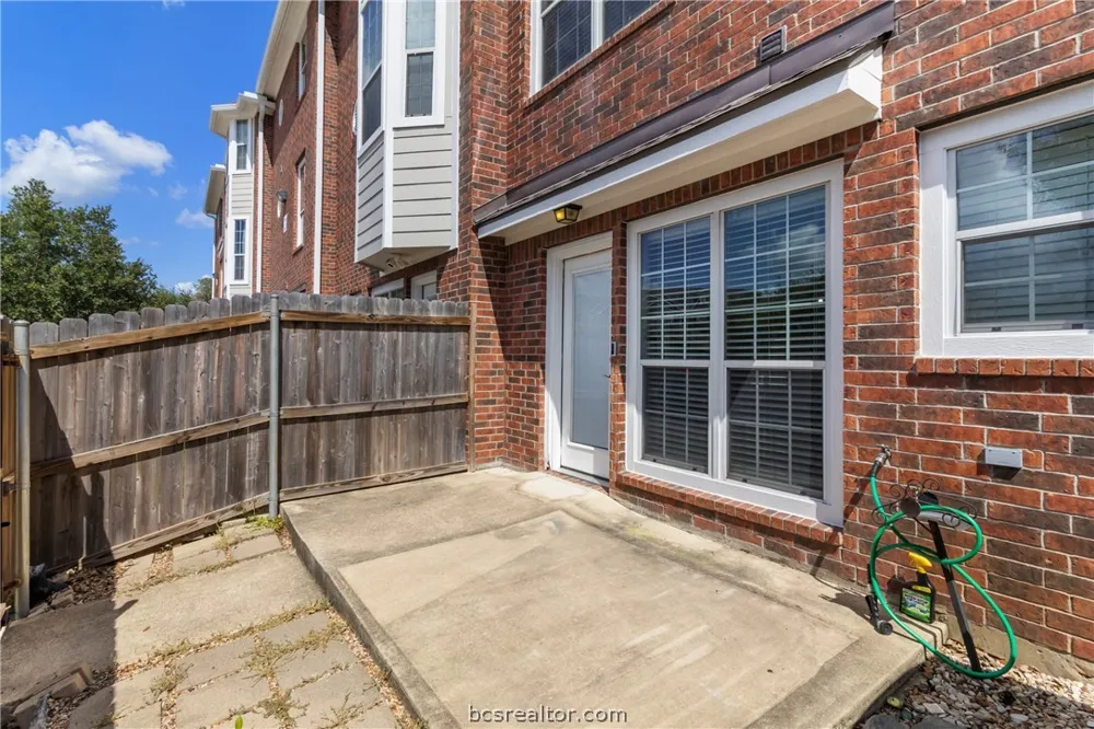 305 Holleman Drive E #301 College Station, TX 77840