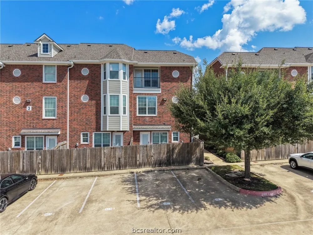 305 Holleman Drive E #301 College Station, TX 77840
