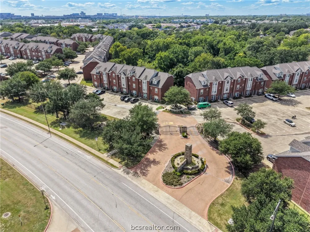 305 Holleman Drive E #301 College Station, TX 77840