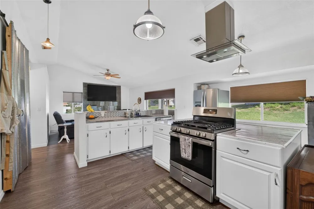 722 HUNT DRIVE Lake Wales, FL 33853
