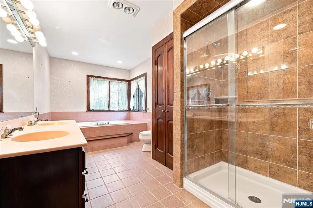 41 Crest Road Hillsdale, NJ 07642