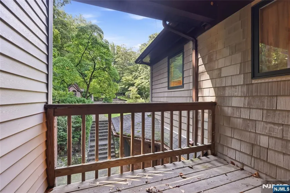 41 Crest Road Hillsdale, NJ 07642