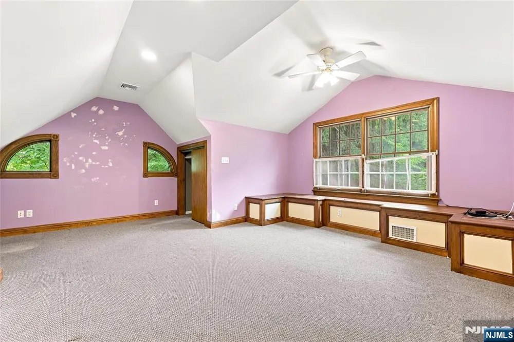 41 Crest Road Hillsdale, NJ 07642