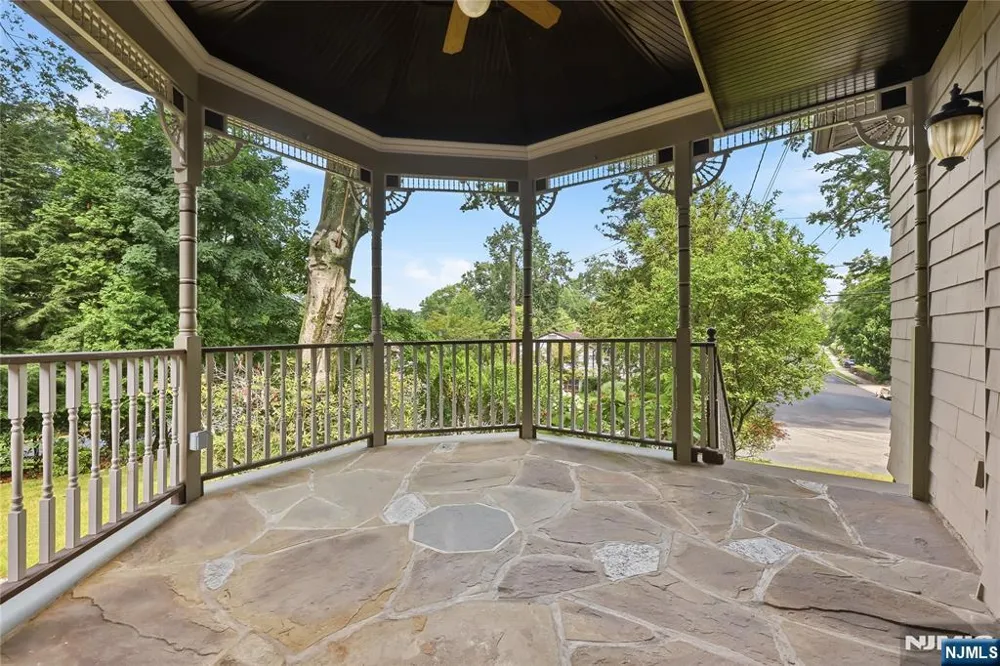 41 Crest Road Hillsdale, NJ 07642