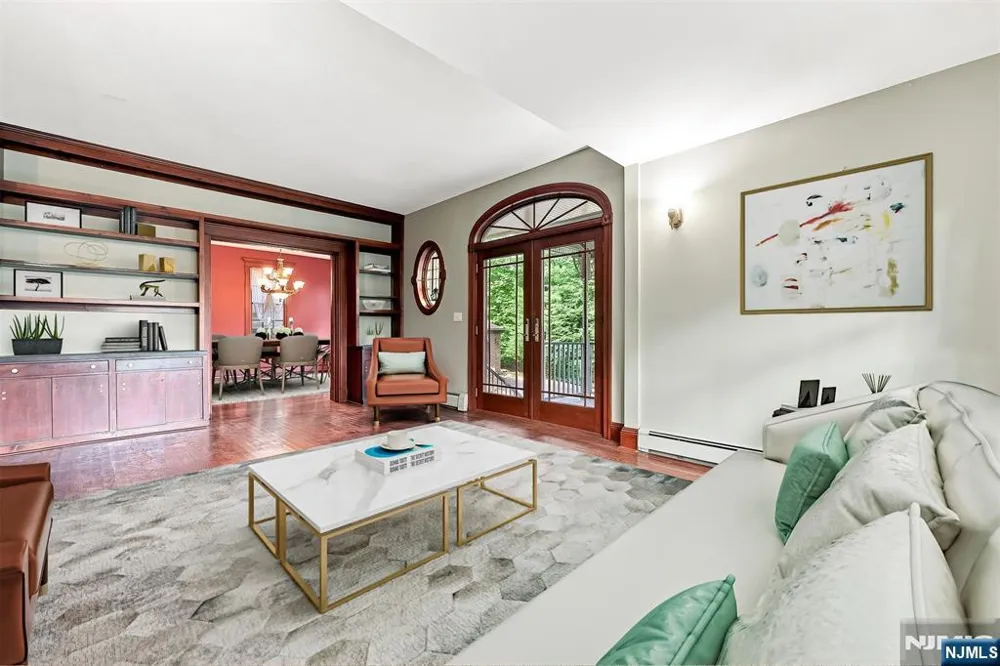 41 Crest Road Hillsdale, NJ 07642