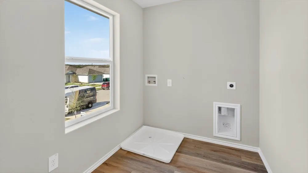 806 KING'S WAY Hillsboro, TX 76645