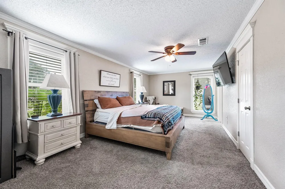 63 E County Road 136 Alvin, TX 77511