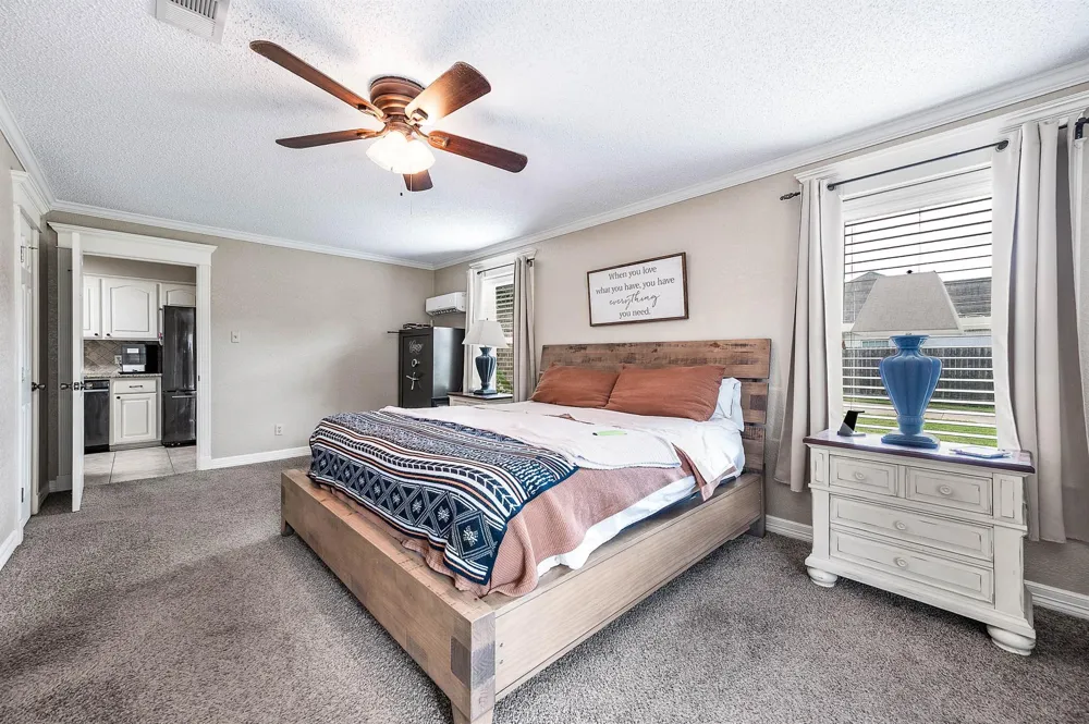 63 E County Road 136 Alvin, TX 77511