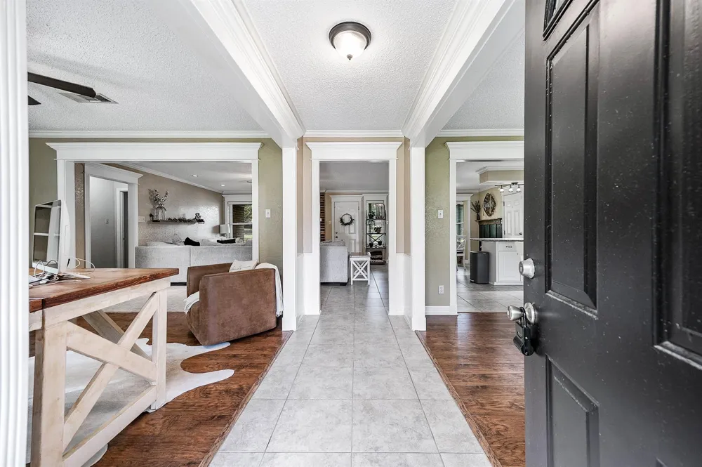 63 E County Road 136 Alvin, TX 77511