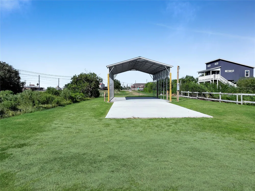 976 E Verdie Drive Crystal Beach, TX 77650