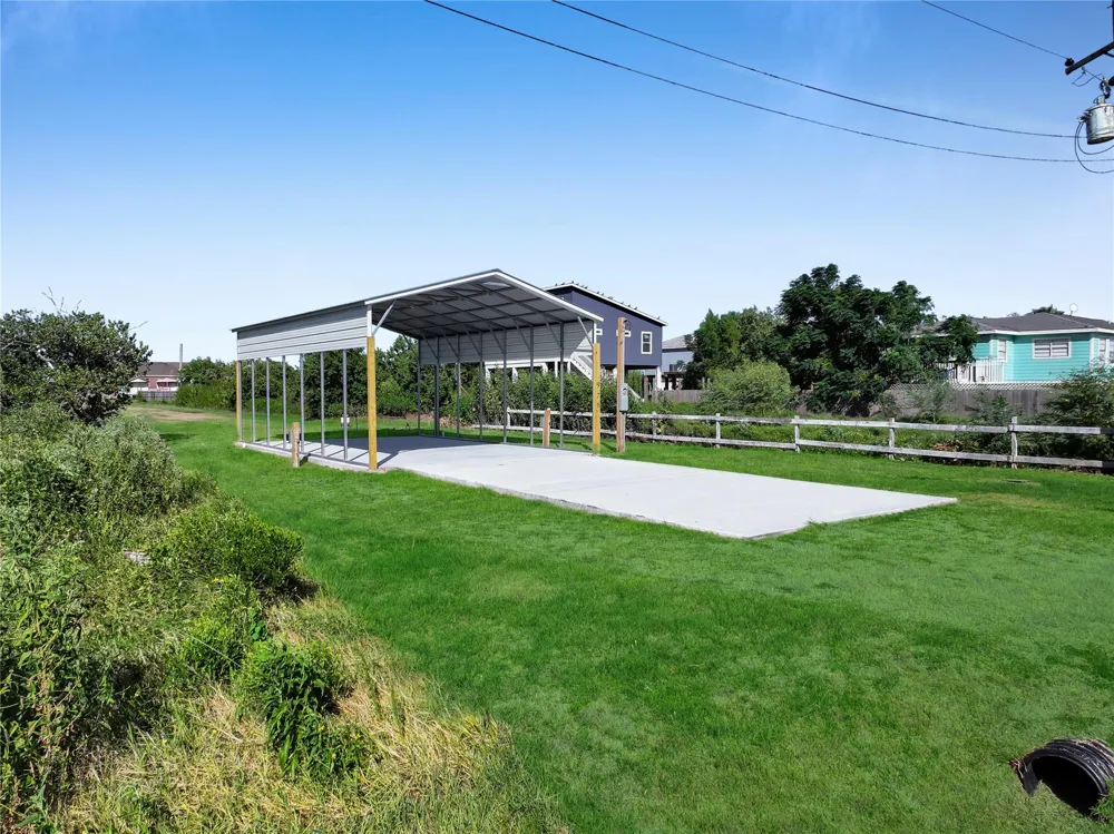 976 E Verdie Drive Crystal Beach, TX 77650