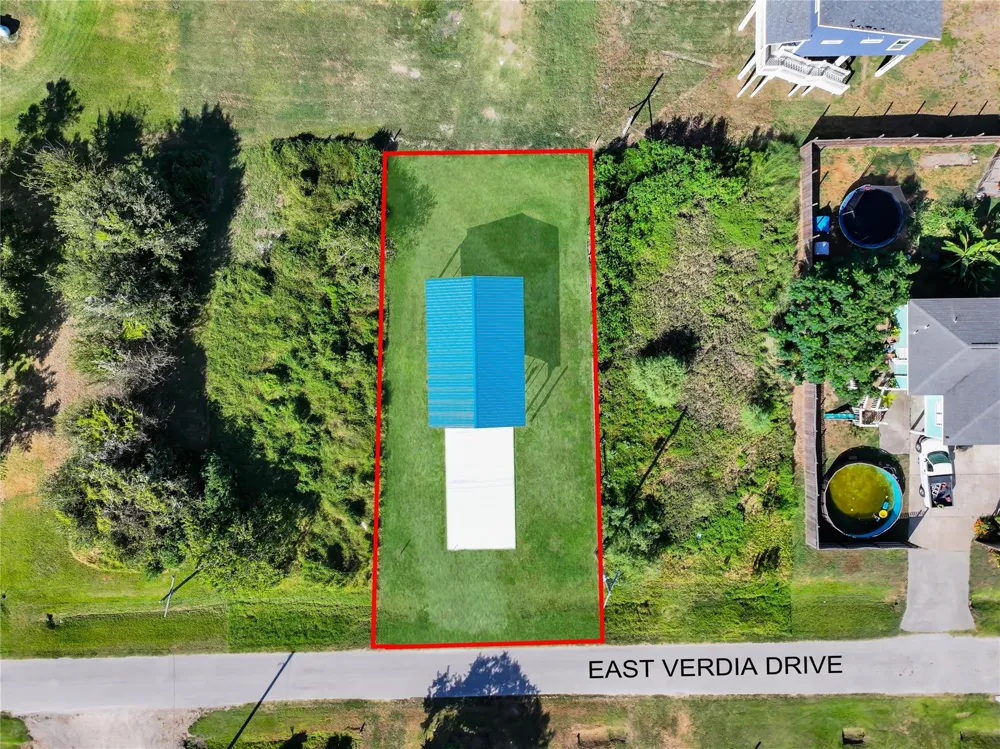 976 E Verdie Drive Crystal Beach, TX 77650