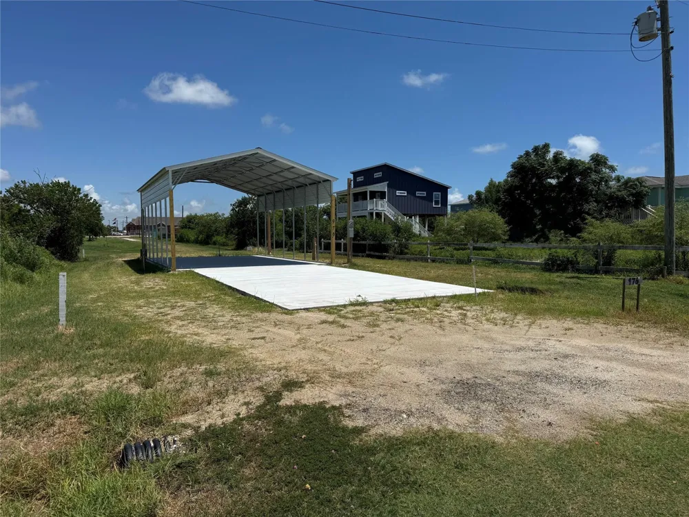 976 E Verdie Drive Crystal Beach, TX 77650