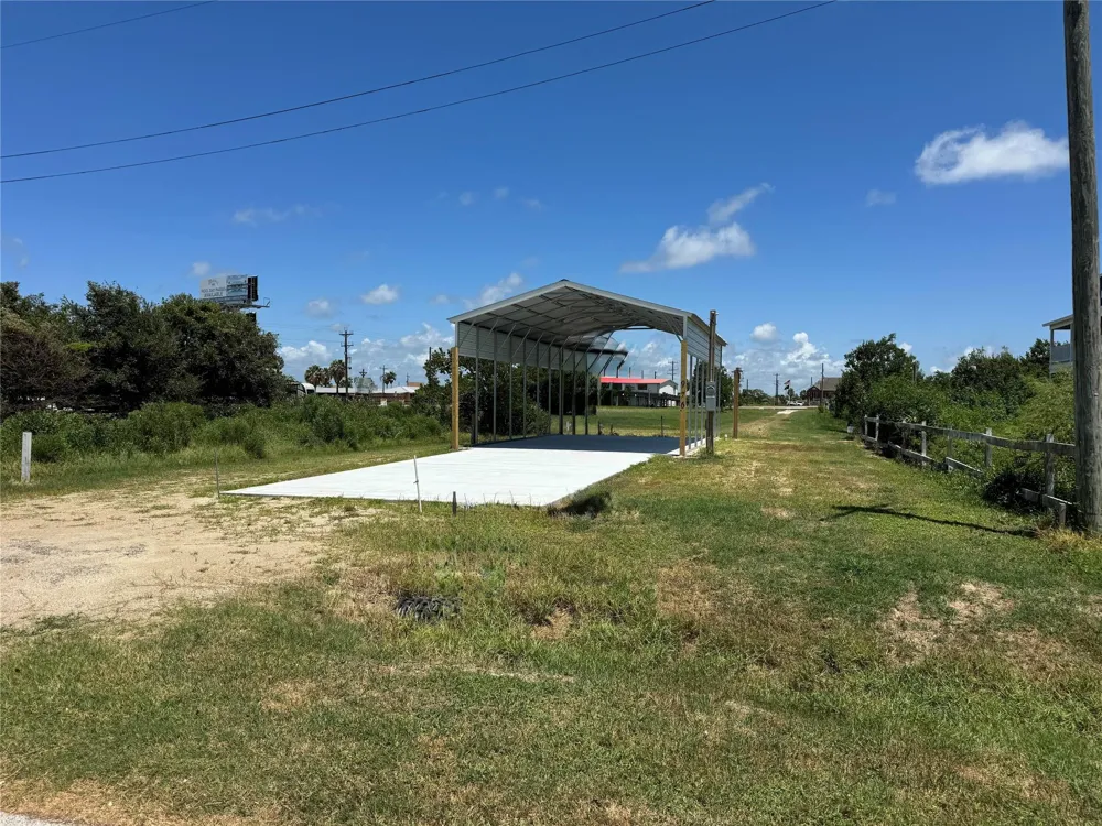 976 E Verdie Drive Crystal Beach, TX 77650