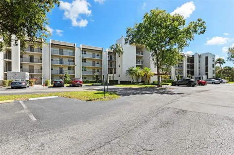 9480 Poinciana Pl #407