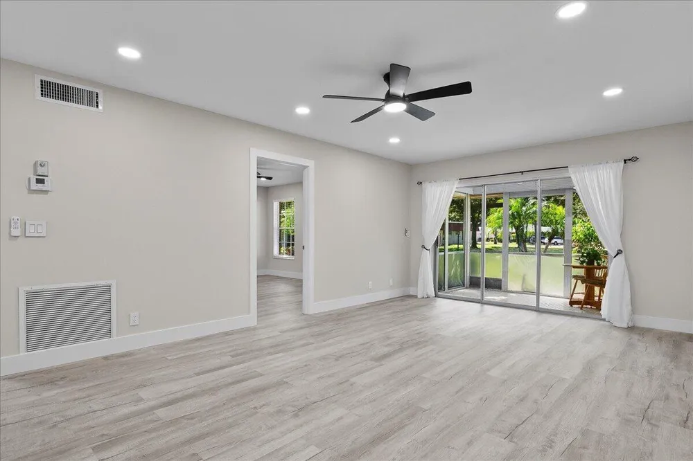 742 Nantucket Circle Lake Worth, FL 33467